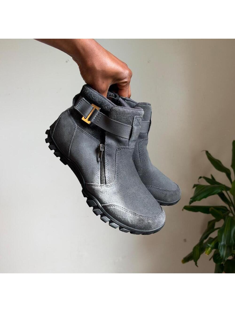 Easy Spirit Grey Suede cybercore Ankle Boots with side buckle Women's US 8
